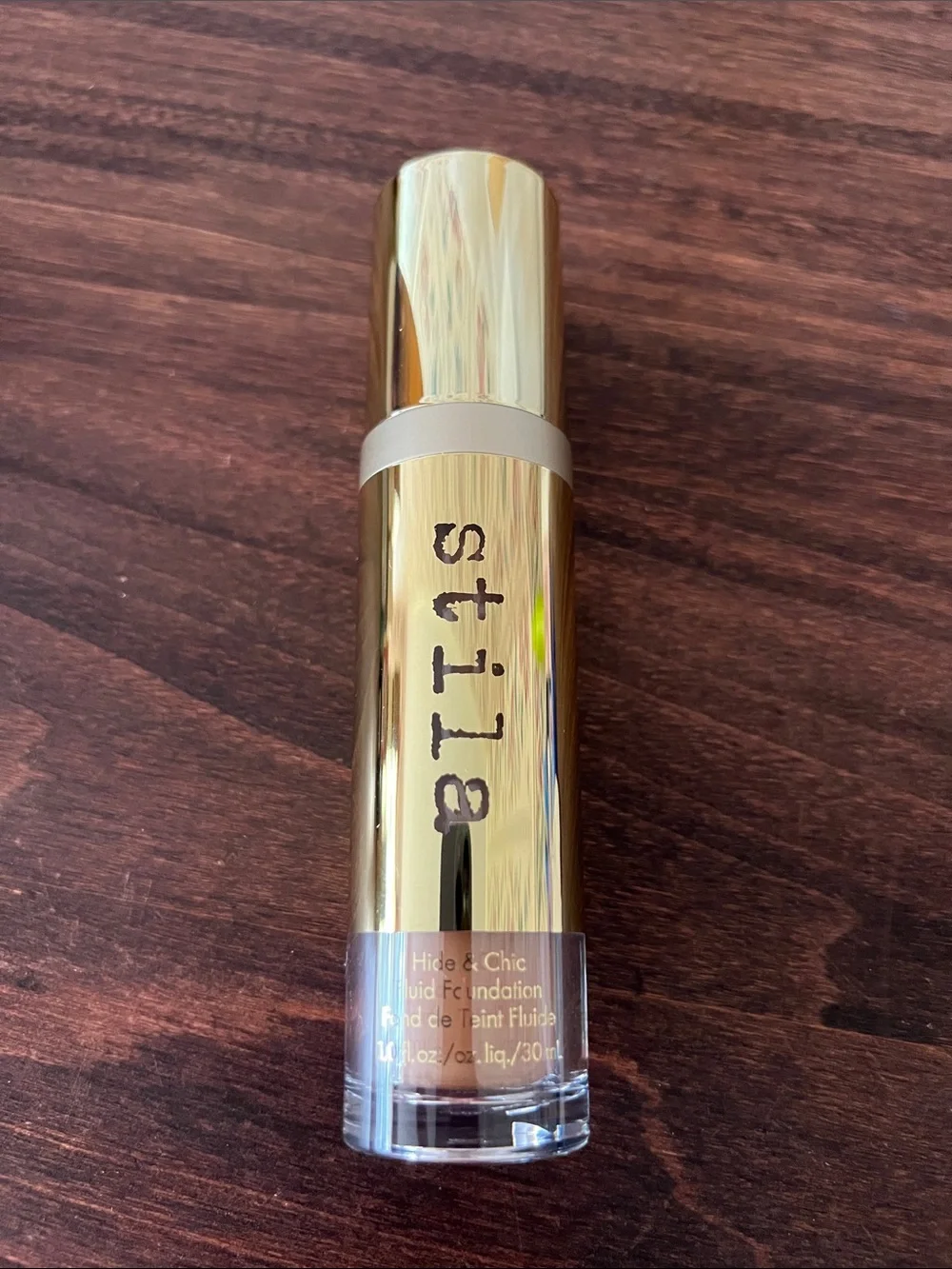 Stila Hide & Chic Fluid Foundation — Gold Packaging